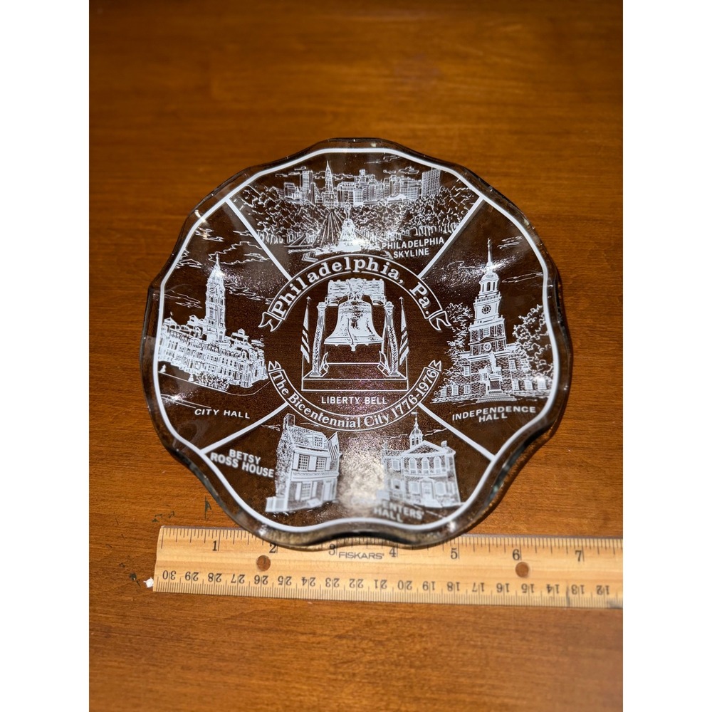 Vintage Philadelphia PA Bicentennial 1776-1976 Glass Trinket Dish 6" Souvenir